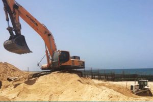 İsrail, deniz duvarının inşasına devam ediyor