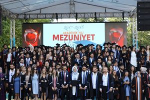 Mezunları en hızlı istihdam edilen üniversiteler açıklandı