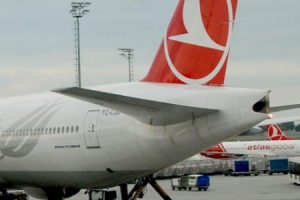 İniş yapan iki pilotun tartışması kule konuşmalarına yansıdı