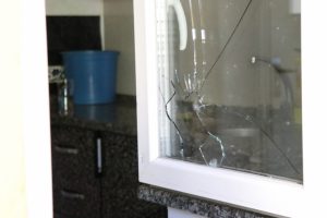 Pompalı tüfekle bastığı evde 1 kişiyi öldürdü