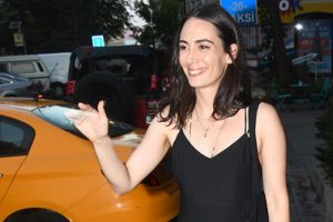 Melisa Sözen yurda döndü!