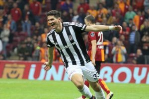 Beşiktaş'tan Gomez harekatı