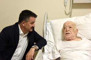 Bakan Pakdemirli, eski Bakan Özsoy'u hastanede ziyaret etti