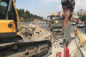 Ankara'da köprülü kavşak çalışmasında doğalgaz borusu patladı