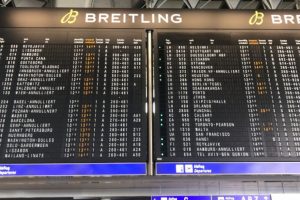 Frankfurt Havaalanı'nda 50 uçak seferi durduruldu