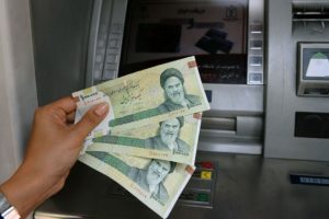 İran'da halk rafları boşaltıyor