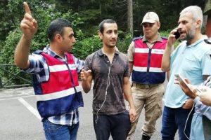 Kayıp Arap gencin yardımına jandarma yetişti