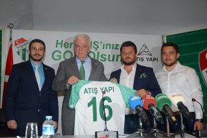 Bursaspor'da şort sponsorluğu için imzalar atıldı