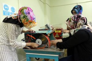 Doğal taşlar ekmek kapıları oldu