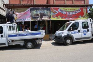 Adana'da arapça tabela, poster ve afişler kaldırıldı