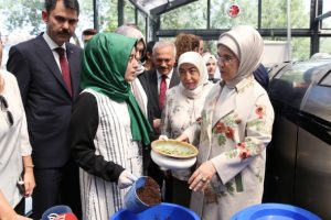 Emine Erdoğan, Meclisteki 'sıfır atık' çalışmalarını inceledi