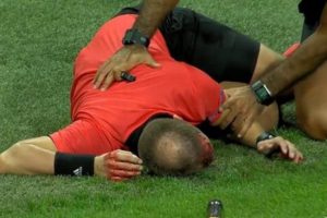 UEFA Avrupa Ligi maçında olaylar çıktı
