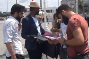 Sahte dolar pazarlayan Nijeryalı dolandırıcı yakalandı