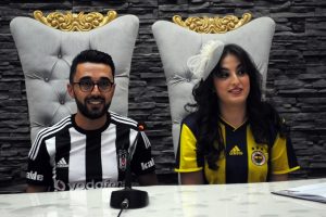 Nikah masasına formalarıyla oturdular