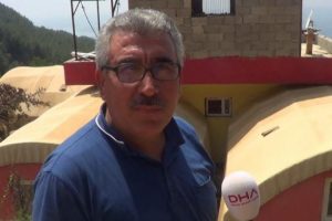 İşçi şantiyeden esinlenip bu evi yaptı