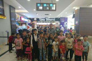 Ülkücülerden çocukların yüzünü güldürdü