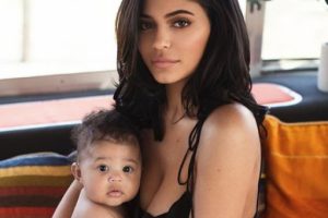 Kylie Jenner, Stormi'nin yeni fotoğraflarını paylaştı