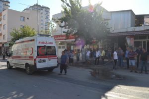 Kamyonet yayaya çarptı!