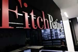 Fitch, Yunanistan'ın kredi notunu yükseltti