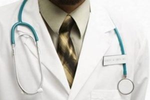 Hasta yakınları doktoru darp etti