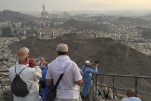 Hacı adayları Hira'da