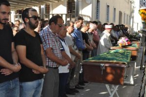 Aile faciasında baba-kız toprağa verildi