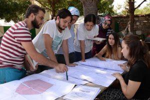 İspanyol akademisyenin Bergama aşkı meyvesini verdi