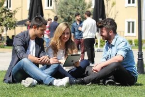 Özel üniversite öğrencileri dolar kurunun sabitlenmesini istiyor