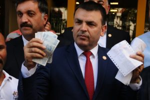 3 milyon doları TL'ye çevirdiler
