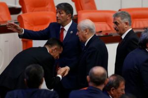Devlet Bahçeli, İyi Partili Arkaz'ı MHP'ye davet etti