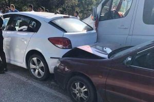 Düğün konvoyunda zincirleme kaza: 5 yaralı