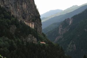 Sümela Manastırı tamamen hizmete açılacak