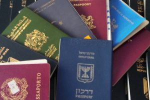 İngiltere'de pasaport kuyruğu çilesi