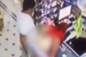 Süpermarkette cinsel ilişkiye girmeye kalkıştılar