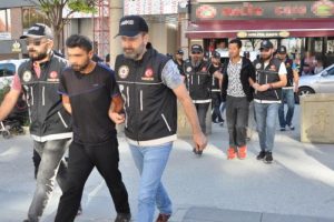 PKK'yı övücü yazı yazan 3 kişi tutuklandı