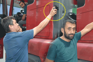 TIR şoförü aracını parfümle çalıştırıyor