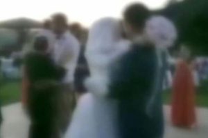 Gelin düğünü ihbar etti! Anne, baba ve damat gözaltında