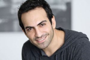 Buğra Gülsoy roman yazıyor