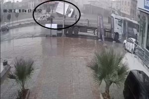 Faciadan kıl payı kurtuldular!