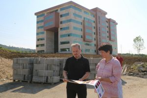 Ordu Üniversitesi rektörlük binası gün sayıyor
