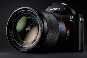 Canon ve Nikon Sony'yi yenebilecek mi?