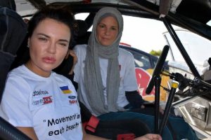 Burcu Çetinkaya pistin tozunu attırdı