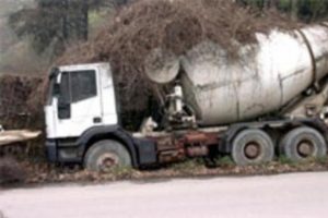 Korkunç ölüm! Beton mikserine sıkıştı