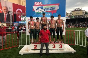 Gürsulu güreşçilerden tarihi başarı