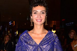 Birce Akalay kısa saçlarını sevdi
