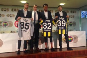 Harun, Benzia ve Jailson imzayı attı