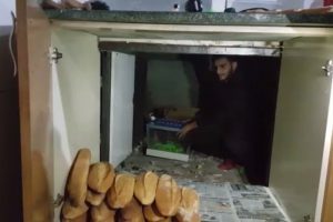 Mutfak dolabını 'Zula' olarak kullanmışlar