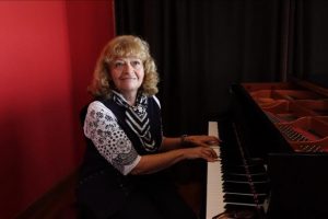 İdil Biret tedavi gören çocuklar yararına konser verecek