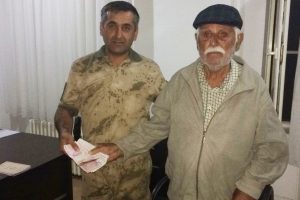 Engelli vatandaşın parasını çalan hırsız yakayı ele verdi