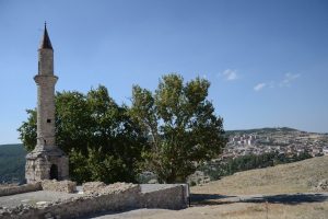 Mağaralardan binalara uzanan yerleşim yeri: Tabae